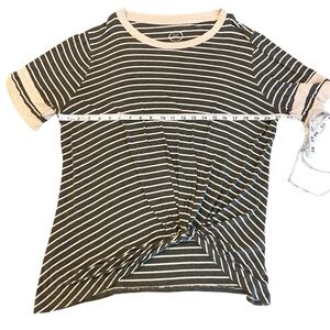 Maurices gray & white striped short sleeve tshirt w/knot detail sz 1x - B20